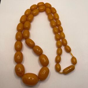 Vintage 1940 butterscotch Bakelite necklace